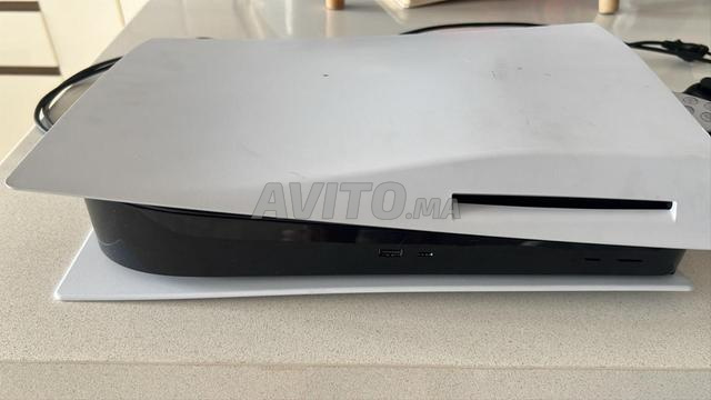PlayStation 5 flashée avec 2 manettes originales neuves - 2