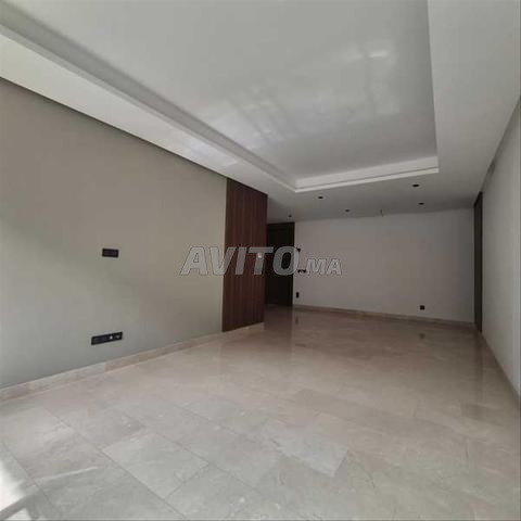 179026-Appt à louer à 16500DH à Casablanca Finance