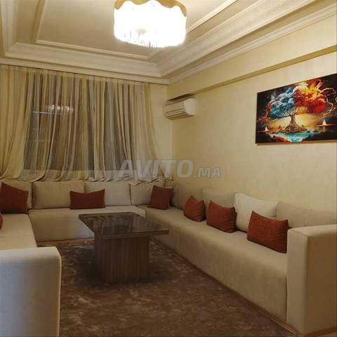 181039-شقة للإيجار بـ 10000 درهم في جليز