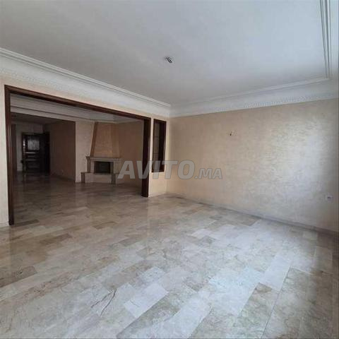 94364-بيع شقة في الدار البيضاء بلاتو بمساحة 222 متر مربع
