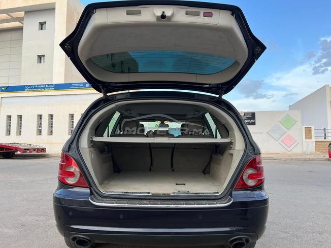 Mercedes R320 