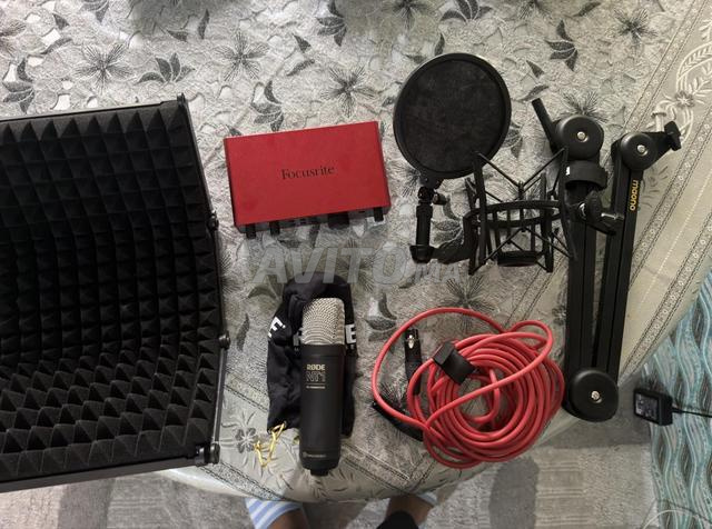 Rode mic Nt1 5ème gen et Focusrite Scarlett 2i2