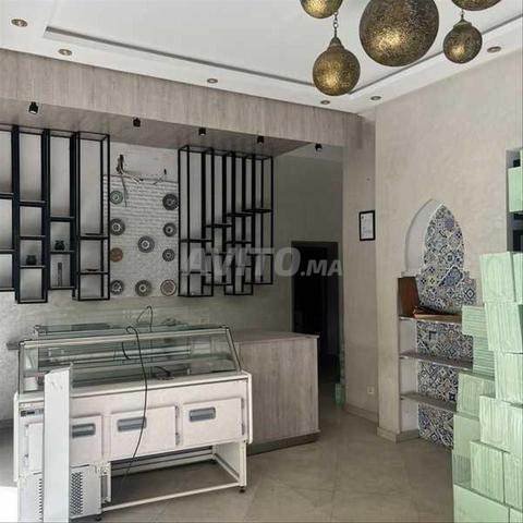 91085-بيع محل في الدار البيضاء المعاريف بمساحة 121 م²