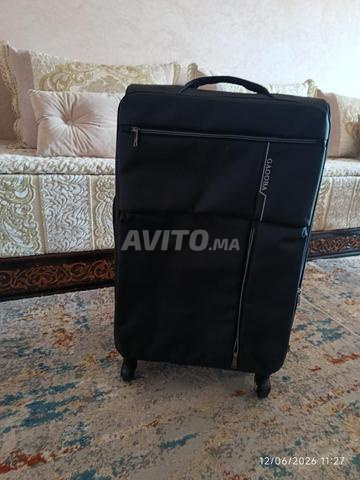 Une grande valise - 2