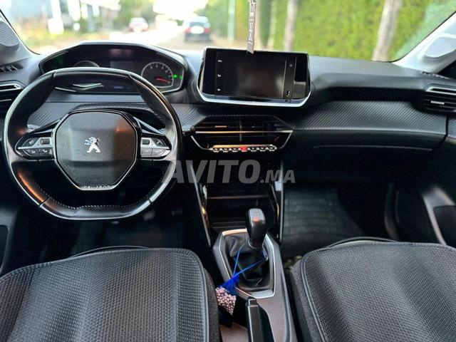 Peugeot 208 neuve - 2
