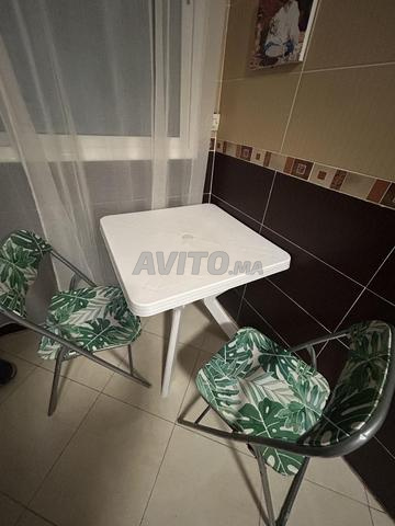 Table et 2 chaises - 2