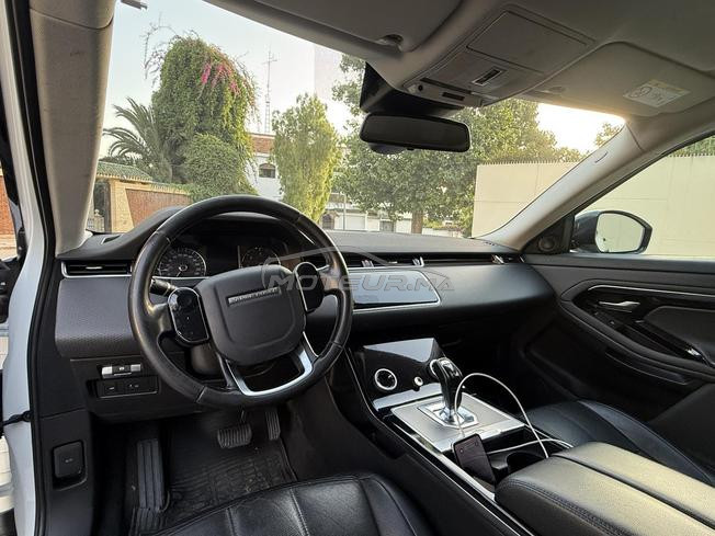 Range Rover évoque 