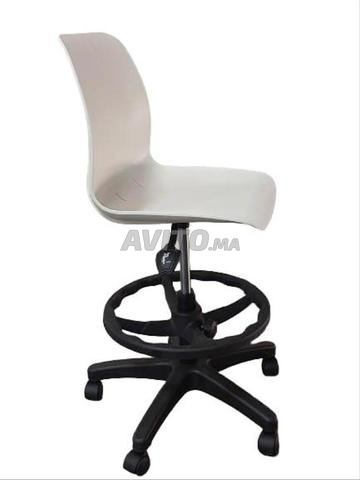 Chaises en parfait état - 2