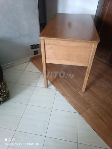 Bureau en bois avec 3 tiroirs - 2