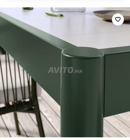 Table d'extérieur et 4 chaises design - 2