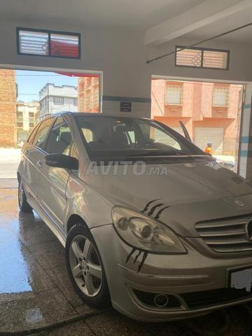 Mercedes-Benz 180 Diesel Manuelle 2010 à Meknès - 2