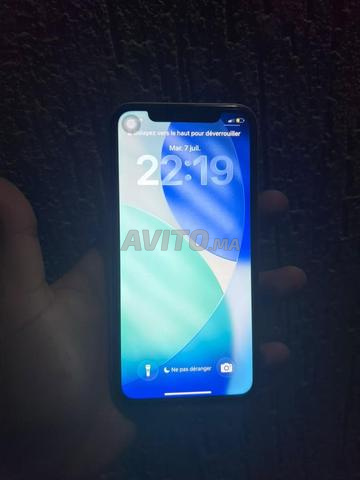 iPhone 11 en excellent état - 2