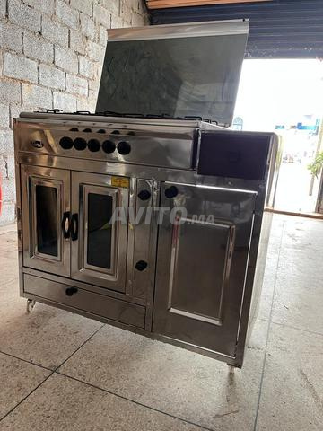 Vente d'un four à gaz plus une coiffeuse - 2