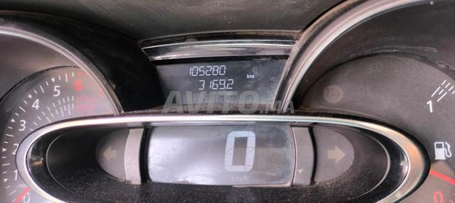Renault Clio 04 essence manuelle 2018 - 2