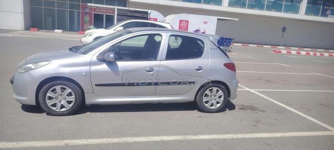 Peugeot 206 plus en excellent état 