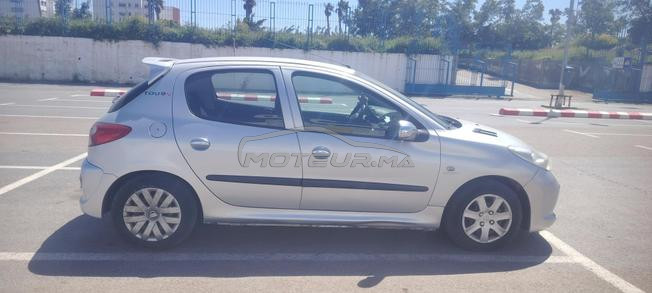 Peugeot 206 plus en excellent état 