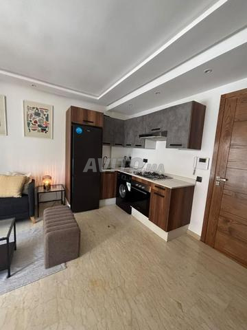 Studio meublé 40m² 3min CFC clim parking gardé
