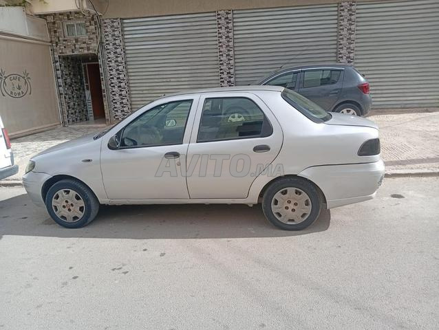 Fiat Albea Essence Manuelle 2009 à Taza - 2