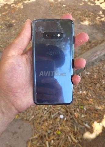 Samsung Galaxy S10e - 2