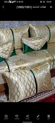 Couvre-lits en brocart, couture moderne et soignée