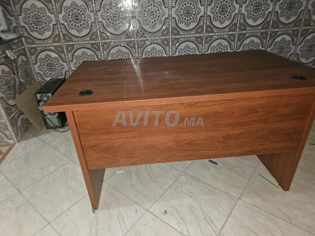 مكتب مدير بحالة جيدة - 2