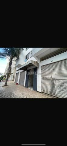 Magasin à louer avec mezzanine