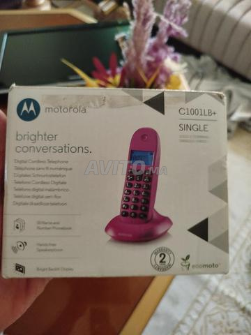 Téléphone fixe sans fil Motorola compatible tous réseaux - 2