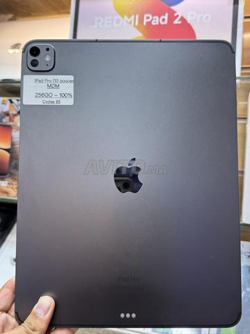 آيباد برو (13 بوصة) M4 MDM 256 جيجا بايت البطارية 100%
