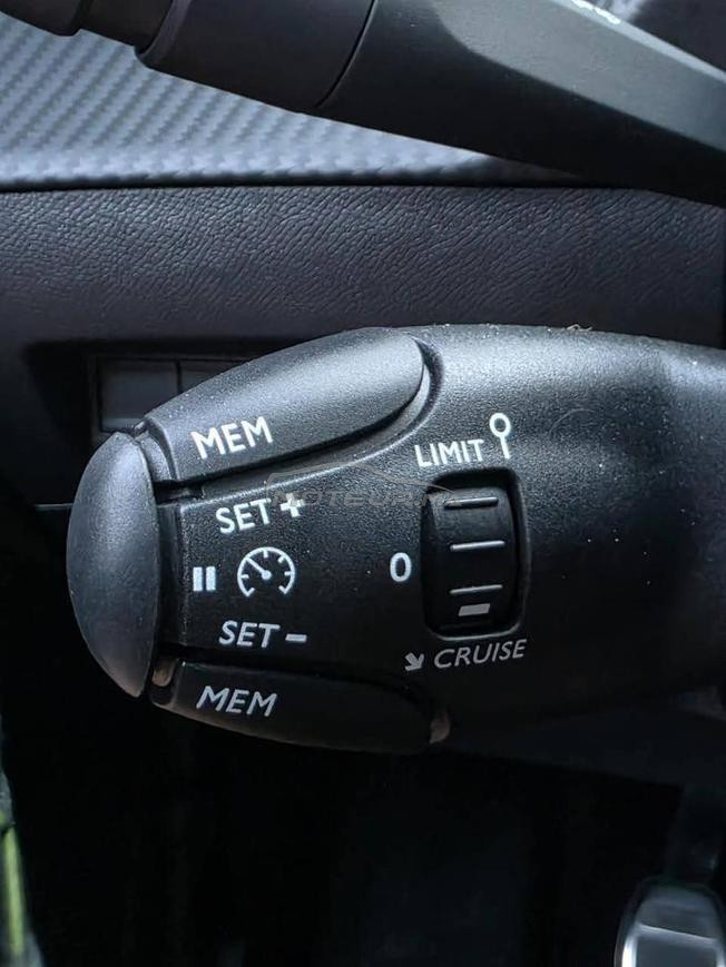 Peugeot 2008 allure manuel Tt option 2022