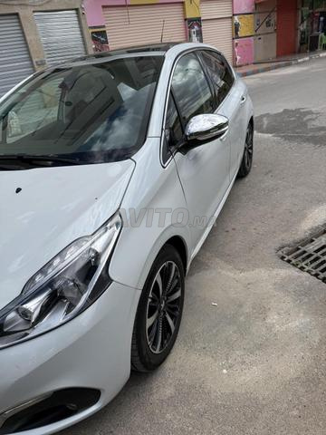 بيجو 208 ديزل يدوية 2019 في وجدة - 2