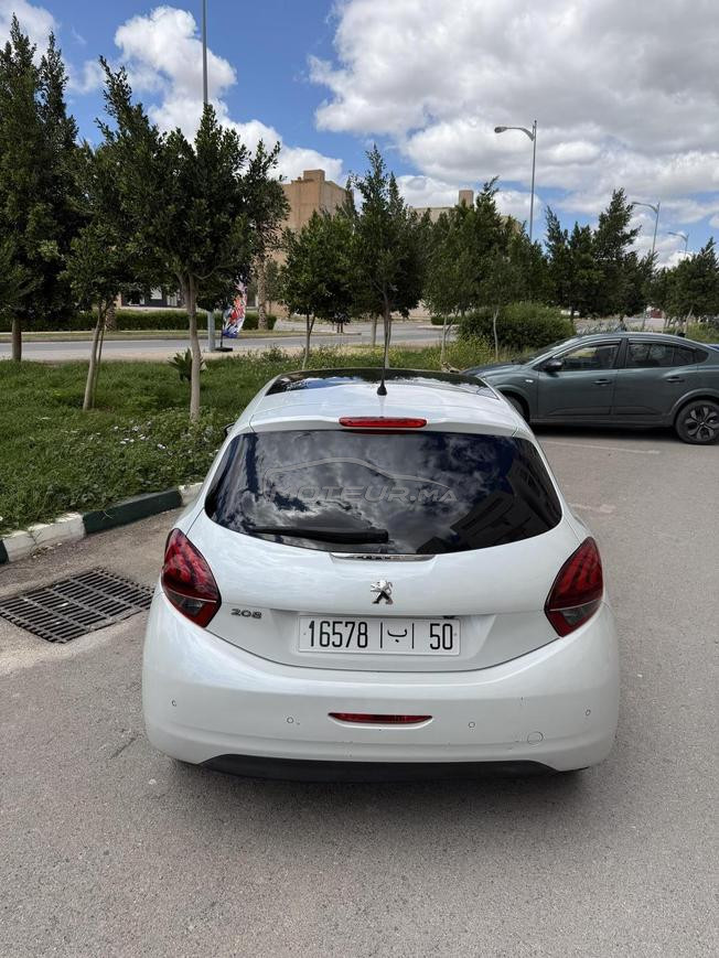 Peugeot 208 Diesel Manuelle 2019 à Oujda