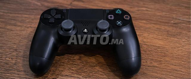 PS4 Slim comme neuve - 2