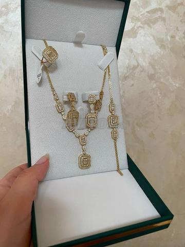 Vente en gros Lot 4 pces Superbe ensemble 110 dh Lot 4 pces 110 dh