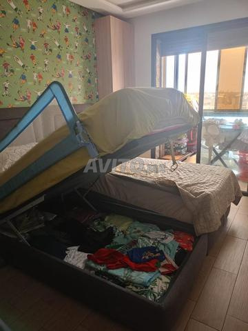 Lits avec matelas et coffre - 2