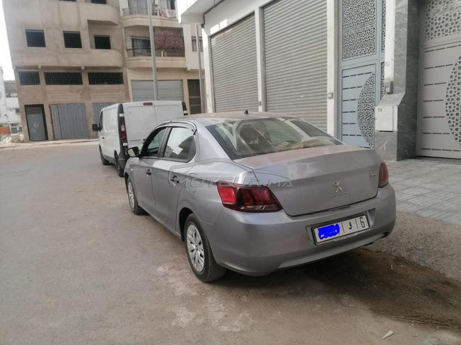 سيارات في حالة جيدة