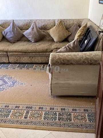 Salon et tapis avec ses coussins - 2
