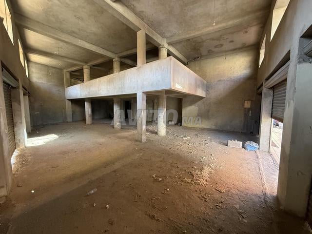 Local commercial deux façades à louer à Beni Mellal, superficie 300 m²