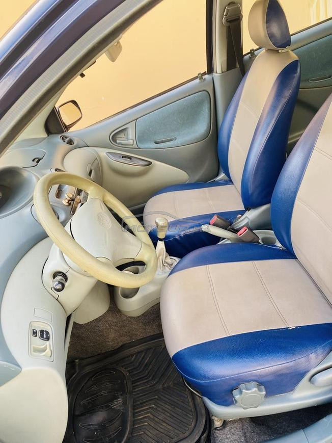 toyota yaris model 2000 essence