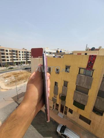 Samsung Galaxy Note 20 Ultra avec des lignes sur l'écran - 2