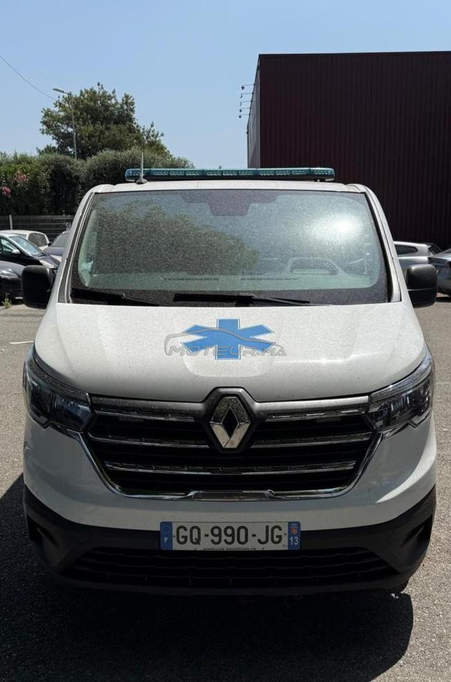 AMBULANCE RENAULT TRAFIC 2023