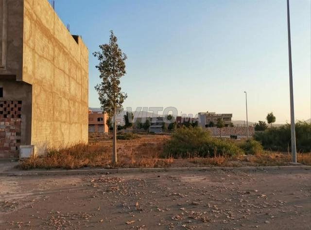 Terrain R3 Commercial 192 m² (Route de Saïdia) - 2