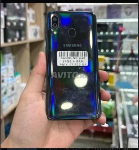 Téléphone Samsung A40 très bon état à vendre - 2