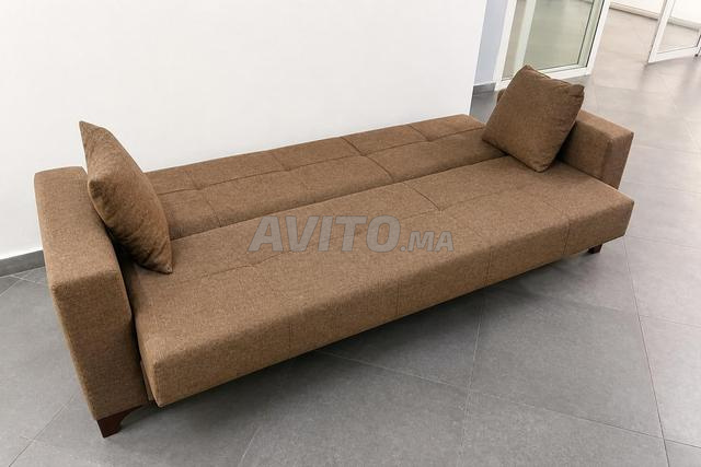 Canapé convertible 3 places marron avec 2 coussins - 2