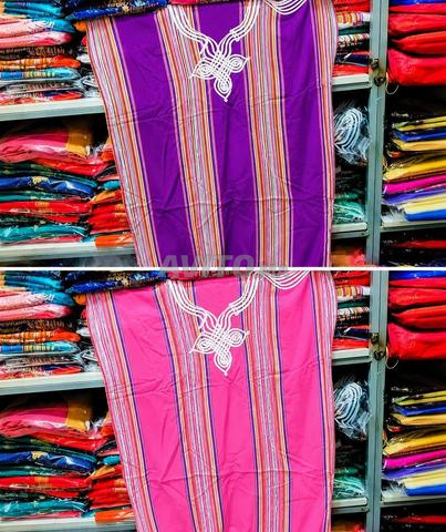 Caftans marocains traditionnels neufs, brodés à la main, vente en gros et détail