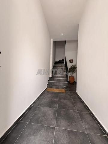 Maison de 4 étages et garage à vendre - 2