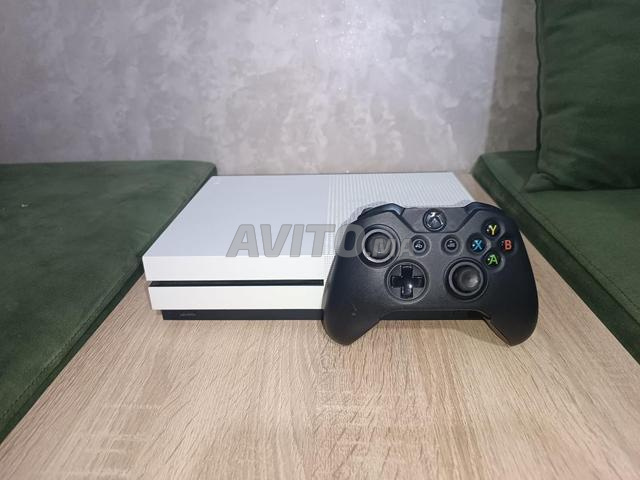 Xbox One S جديدة جداً مع يد تحكم أصلية - 2