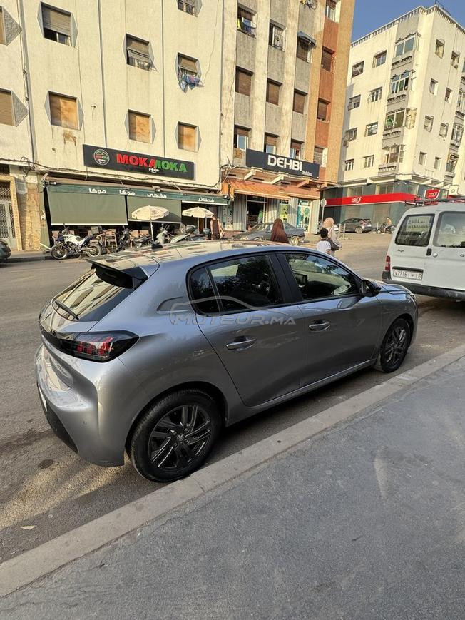 Peugeot 208 Diesel modèle fin 2022 excellent état