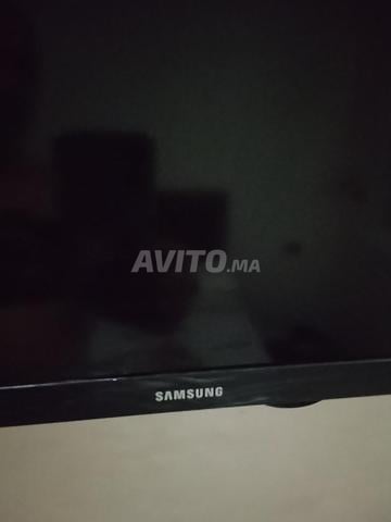 تلفزيونات سامسونج 32 بوصة مع حامل