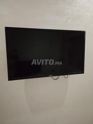 TÉLÉVISIONS SAMSUNG 32 POUCES AVEC SUPPORT - 2