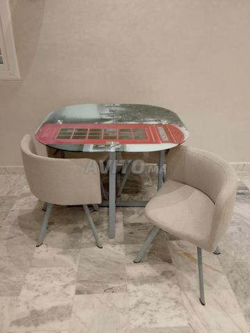 Salle à manger en verre trempé stylé